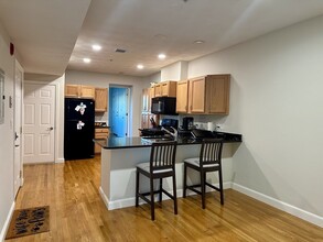 155 Meridian St, Unit 2 in Boston, MA - Building Photo - Building Photo