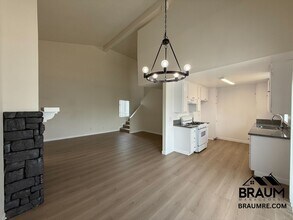 13347 Victory Blvd in Los Angeles, CA - Building Photo - Building Photo