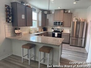 568 Valley in New Braunfels, TX - Building Photo - Building Photo
