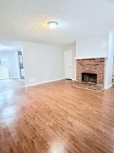 280 Timber Creek Ln SW in Marietta, GA - Foto de edificio - Building Photo