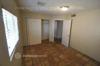 11010 W Calle del Sol in Phoenix, AZ - Building Photo - Building Photo