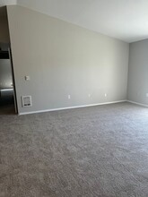 16924 SE Powell Blvd in Portland, OR - Building Photo - Building Photo