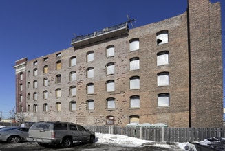 Historic Strand Apartments in Chicago, IL - Building Photo - Building Photo