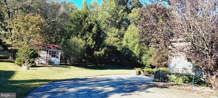 9008 Doris Dr in Fort Washington, MD - Foto de edificio - Building Photo