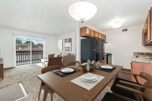 Old Orchard Estates in Carbon Cliff, IL - Building Photo