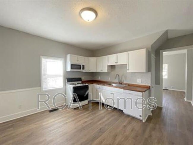 property at 453 S Keystone Ave