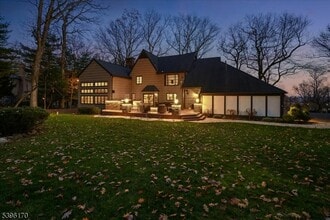 545 Johnston Dr in Watchung, NJ - Building Photo - Building Photo