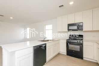 12524 Huntington Rdg Wy in Oklahoma City, OK - Building Photo - Building Photo