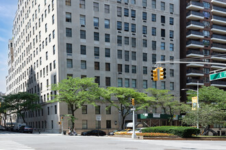 730 Park Ave in New York, NY - Foto de edificio - Building Photo