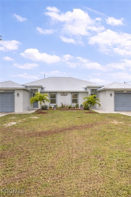 2926 SE Santa Barbara Pl in Cape Coral, FL - Building Photo - Building Photo