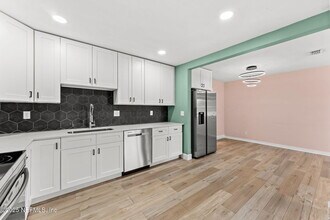5217 Witby Ave in Jacksonville, FL - Building Photo - Building Photo