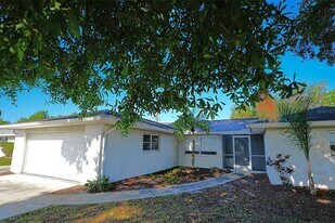 1770 Elm Dr in Venice, FL - Building Photo