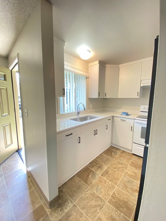 3661 Casteel St, Unit 3671 in Hubbard, OR - Building Photo