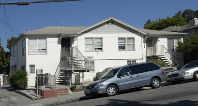 2825 82nd Ave in Oakland, CA - Foto de edificio - Building Photo