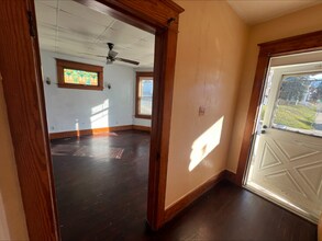 8 Lomasney Ave-Unit -1 in Schenectady, NY - Building Photo - Building Photo