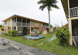 Fountain View Apartments in Cape Coral, FL - Building Photo - Building Photo