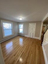 89 Sagamore St, Unit #2 in Manchester, NH - Foto de edificio - Building Photo