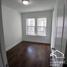 4810 W Armitage Ave in Chicago, IL - Foto de edificio - Building Photo