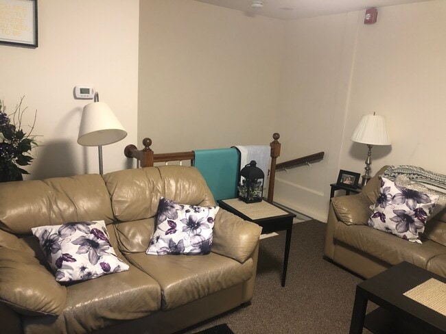 1024 Chestnut St, Unit 2A in Newton, MA - Building Photo - Building Photo