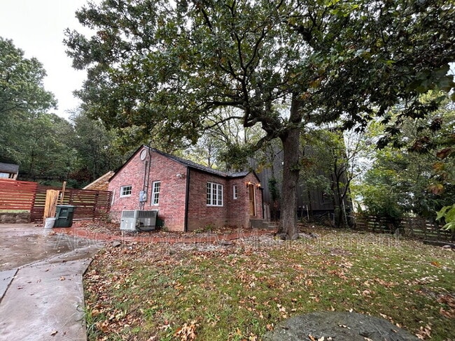 property at 604 E Huntsville Rd