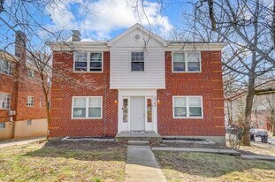 2769 Losantiville Ave in Cincinnati, OH - Building Photo