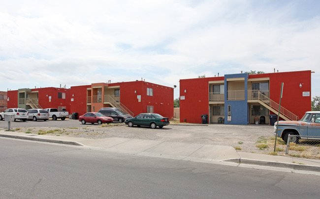 8000-8008 Grand Ave NE in Albuquerque, NM - Building Photo - Building Photo