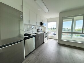 2551 Kingsway in Vancouver, BC - Building Photo - Building Photo