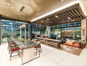 Modera Argyle in Los Angeles, CA - Foto de edificio - Building Photo