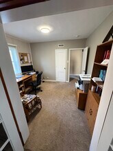 2113 Broadlawn Rd in Dubuque, IA - Building Photo - Building Photo