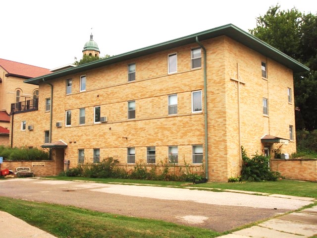 Convent Apartments in Waukon, IA - Foto de edificio - Building Photo