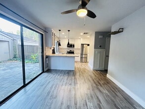 134 Hartnell Pl in Sacramento, CA - Building Photo - Building Photo