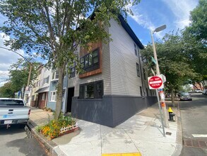 116 Marginal St, Unit 3 in Boston, MA - Building Photo - Building Photo