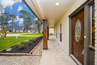 16226 Kleinwood Dr in Spring, TX - Foto de edificio - Building Photo