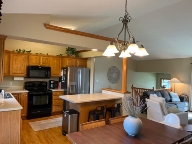 property at 2922 Kenosha Dr NW