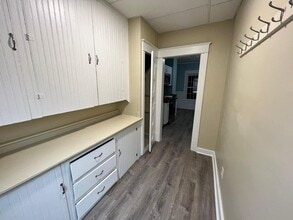 16 Olivine St in Chicopee, MA - Building Photo - Building Photo