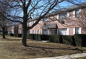 Elwood Gardens in Carlisle, PA - Building Photo