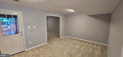 47577 Sharpskin Island Square in Sterling, VA - Building Photo - Building Photo
