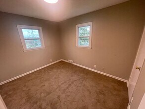 3510 S 87th Ave in Omaha, NE - Foto de edificio - Building Photo