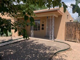 308 Madison St NE, Unit 308 Madison in Albuquerque, NM - Building Photo