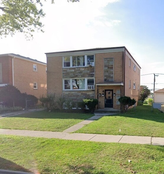 8017 W Churchill Ave, Unit 3 in Niles, IL - Building Photo