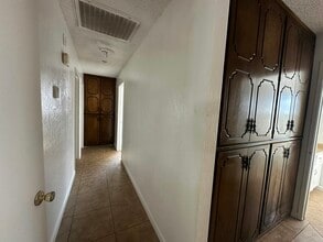 1711 E Paradise Ave in Visalia, CA - Building Photo - Building Photo