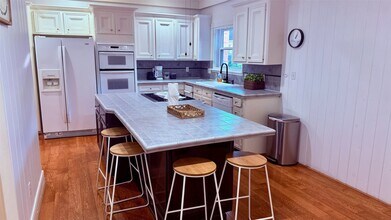 1802 Potomac Dr in Houston, TX - Building Photo - Building Photo