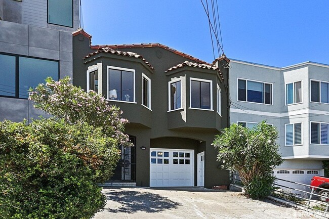 property at 646 De Haro St