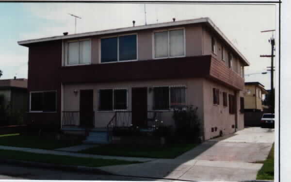 5924 Dauphin Ave in Los Angeles, CA - Foto de edificio - Building Photo