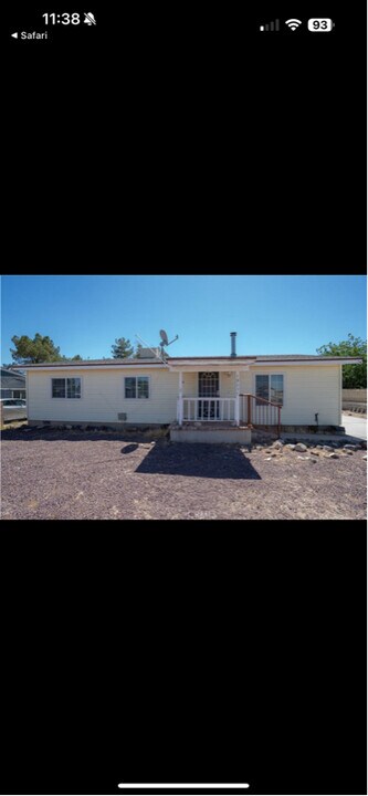 19037 Joshua St in Adelanto, CA - Building Photo