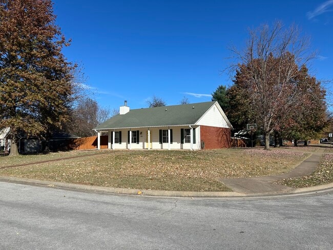 1474 N Caddo Ave in Fayetteville, AR - Foto de edificio - Building Photo