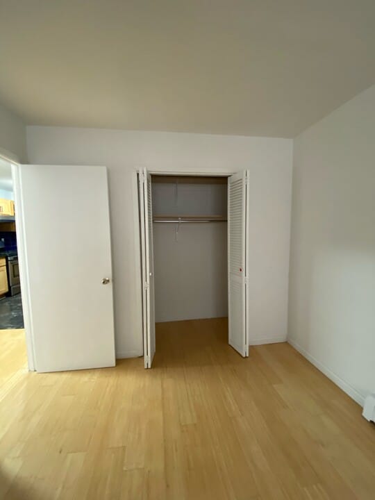 1842 E 12th St in Brooklyn, NY - Foto de edificio