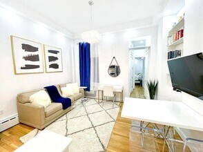 151 E 62nd St in New York, NY - Building Photo - Building Photo