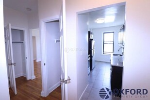 37-33 College Point Blvd in Queens, NY - Building Photo
