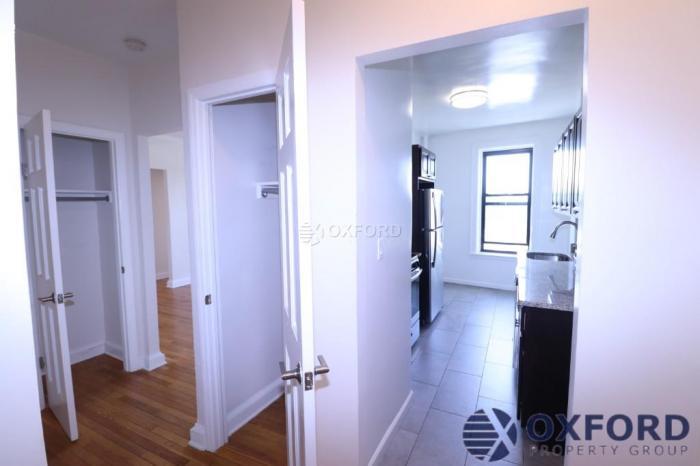 37-33 College Point Blvd in Queens, NY - Building Photo